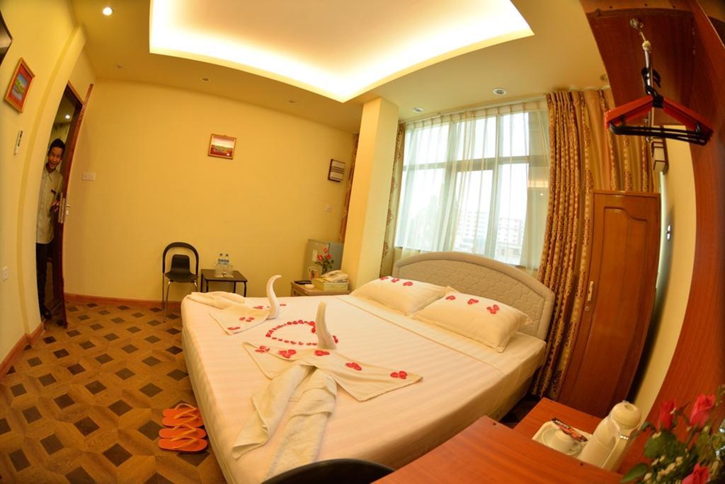 New Golden Forward Hotel Yangon Zimmer foto