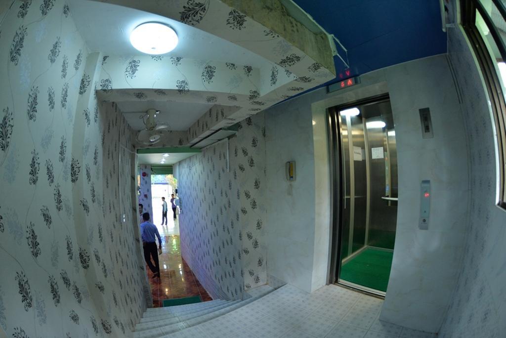 New Golden Forward Hotel Yangon Exterior foto